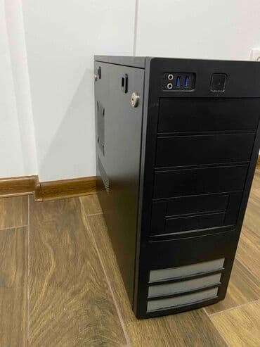 kamere za kombajne: Dva desktop računara – spremna za rad i multimediju. 1) Desktop — 1