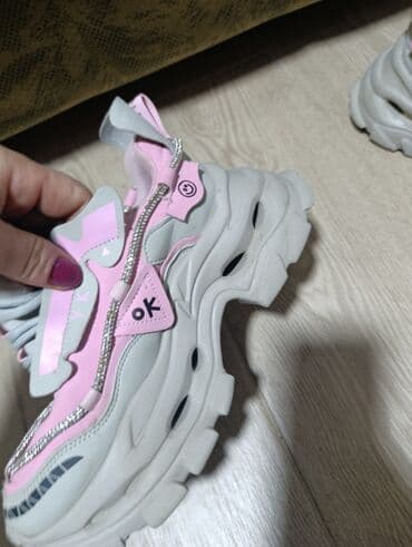 turske patike: 37 — 3