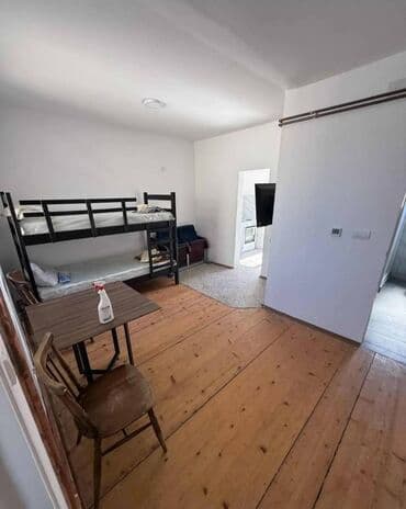 Garages: 100 sq. m — 4