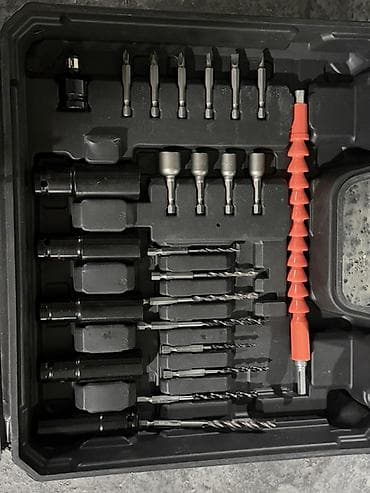 tolsen tools made in: DEWALT akumulatorski udarni odvrtač – komplet u koferu Sadržaj — 5