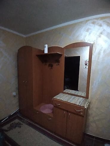 moderna s: Predsoblje/komplet za hodnik – univer u boji trešnje Sastav: - Ormar — 4
