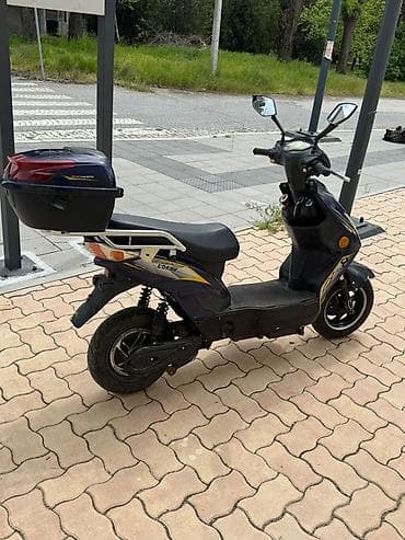 Motorcycles & Scooters: Skuter Lofty – gradski skuter 50cc klase - Boja: tamnoplava sa žutim — 5