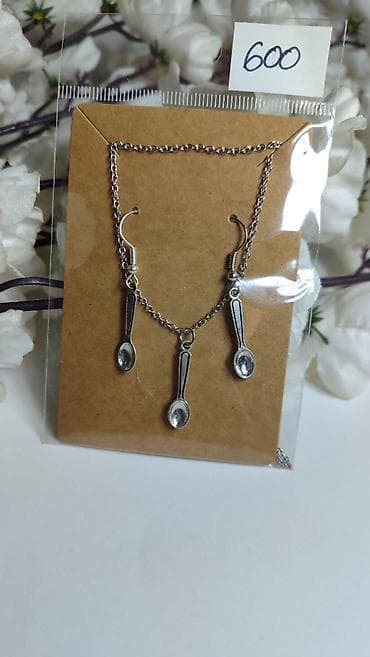 dzepni sat sa lancem: Set nakita sa motivom kašičica – ogrlica i minđuše. - Dizajn: sitne — 3