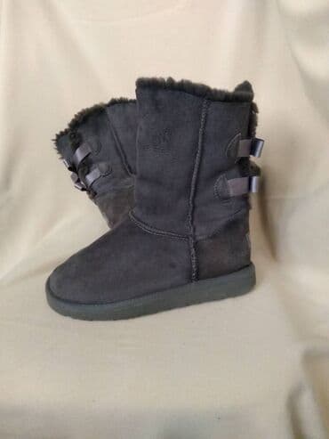Venčanice i aksesoari: Čizme, UGG, 38 — 11