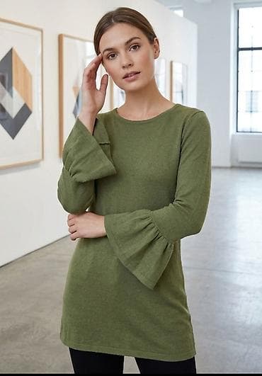 kozne papuce zenske: Zelena ženska tunika sa zvonastim rukavima - Model: ravna, blago — 1