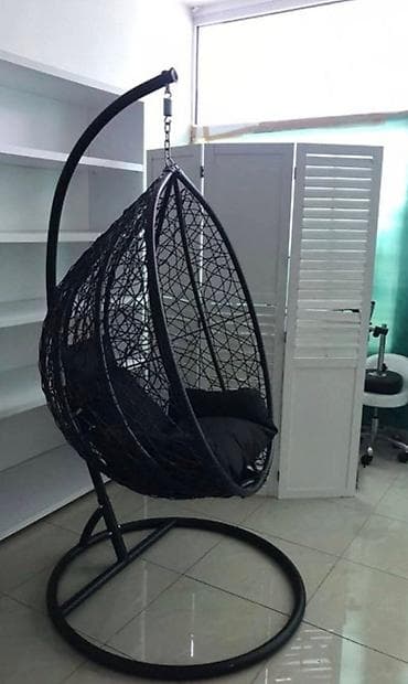silikonska creva: Viseća jajasta fotelja sa stalkom – crna - Konstrukcija: čvrst — 2