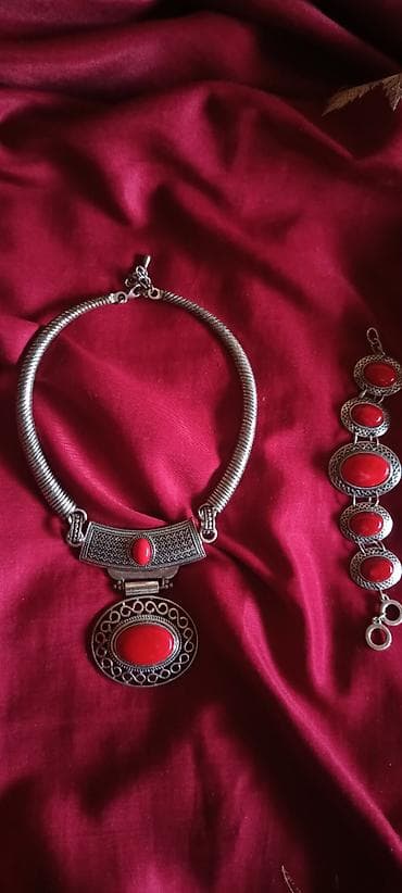 narukvice od nerdjajuceg celika: Prelep set nakita ogrlica i narukvica, efektan, elegantan, podiže — 3