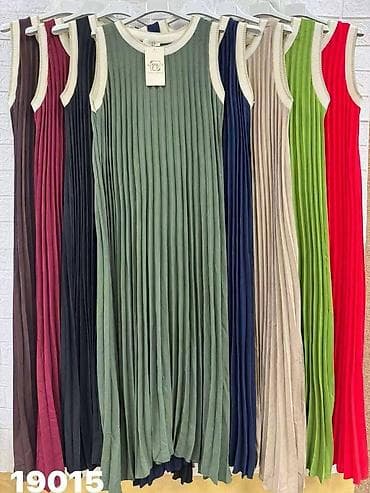 Haljine: Ženska plisirana maxi haljina bez rukava - Kroj: duga, široka maxi — 2