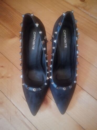 new balance ct302 42: Pumps, Opposite, 39 — 2