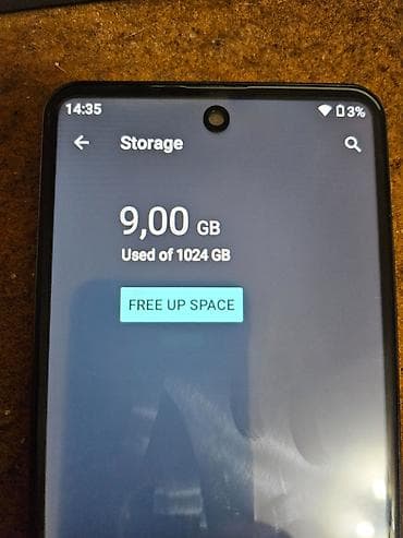 motorola telefon: Android pametni telefon sa ekranom preko cele prednje strane i — 7