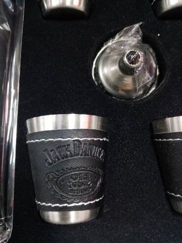 zenske kozne jakne sa krznom: Jack Daniels Poklon Set za Muskarce Eko Koza NOV Pljoska i 2 Casice i — 4