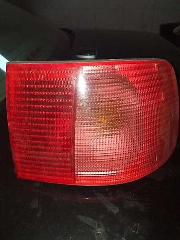 STOP LAMPA ZA AUDI A8 OD 1999. DO 2002. GOD. | Štop lampa za A8 na lalafo.rs STOP LAMPA ZA AUDI A8 OD 1999. DO 2002. GOD. | Štop lampa za A8