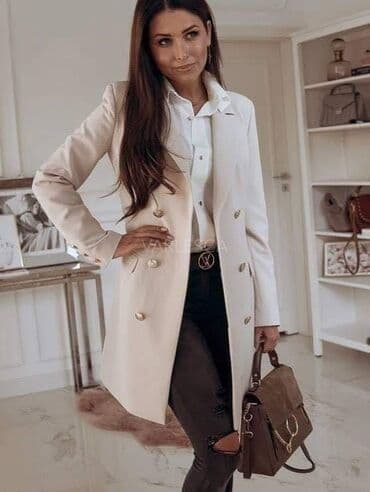 rasprodaja kaputa: Kaput: 3300 dinara
Sa postavom
Dostupan u puno boja! — 5