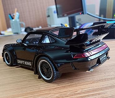 auto koji se pretvara u robota: Nov metalni model automobila Porše 993 urađen u razmeri 1: 22 — 8