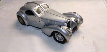 mali dukat franc jozef: Burago Bugatti Atlantic 1936 silver 1:24 ocuvan,sva 4 tocka — 1