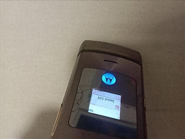 philips pegla na paru cena: Motorola V3i Motorola dobro očuvana,spoljno staklo ima oštećenje ne — 2