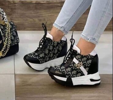 starke 36: 36 - 40
4400 — 1