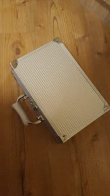 Šminka: Cena:2800 din Aluminijumski kofer sa šminkom Dimenzije kofera 25x16 cm — 6