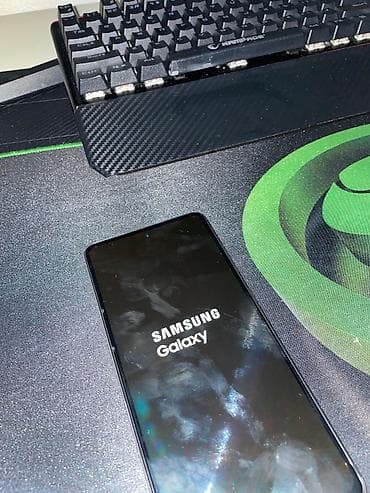 wireless headphones cena: Samsung Galaxy A-serija, bela boja. Telefon sa četvorostrukom zadnjom — 5