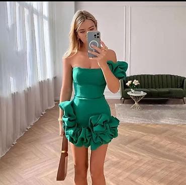 repromaterijal za nakit beograd: Koktel mini haljina sa 3D volanima - Silueta: pripijena gornja linija — 4