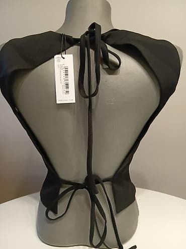second hand jakne: Crni prsluk/top bez rukava sa dekorativnim mašnama - Model — 2