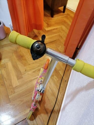 how i met your mother sve epizode sa prevodom: Trotinet za decu dobar jak na dva silikoska točka. Baš dobar — 3