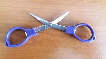 Axes: Male makazice — 3