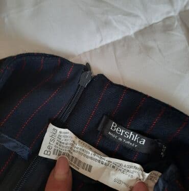 Skirts: BERSHKA suknja Asimetricna suknjica teget boje sa crvenim prugama — 5