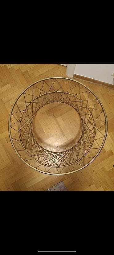 uradi sam klub stolovi: Klub sto, jako malo koristen, prodaje se zbog selidbe. U perfektnom — 3