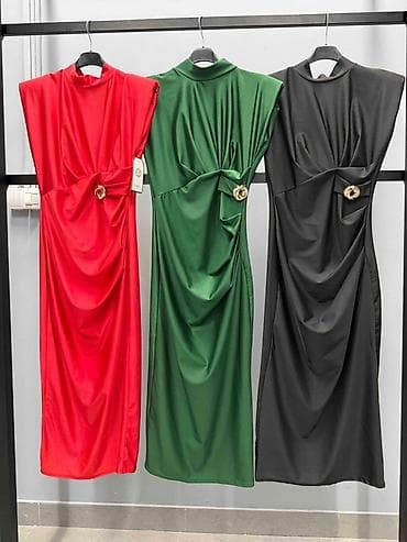 Women's Sweatsuits: 💫Elegantna midi haljina bez rukava
✅2800 din — 4