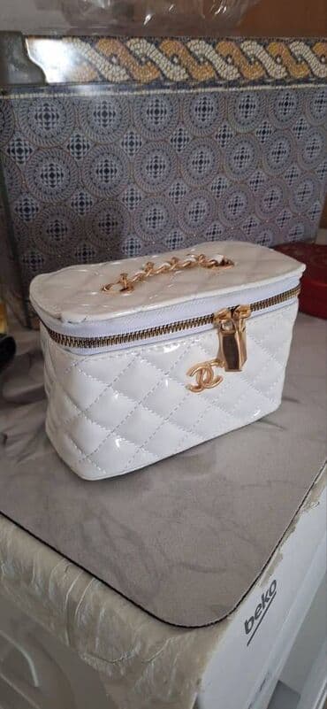 torba coco chanel: Torba 
Cena 2700 dinara 
ba — 4