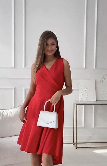 Women's Footwear: Haljine
Cena 2000
Uni vel.
V15 — 2