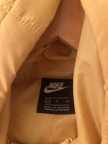 krem sako: Nike ženska duga zimska jakna s kapuljačom – žuta Nošena jednu sezonu — 5