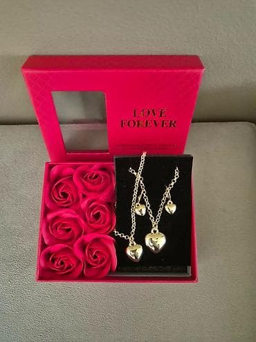 Lične stvari: Elegantan poklon set nakita u luksuznoj roze kutiji sa mirisnim — 8