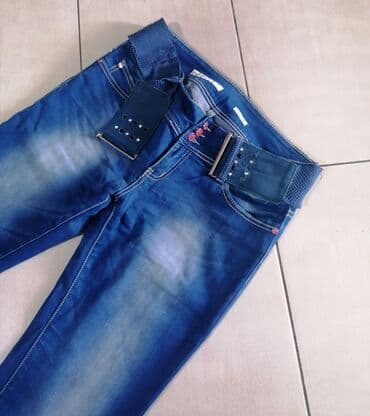 pantalone od vestacke koze: Prelepe farmerice
Kao nove
Vel 31
Povoljno — 9