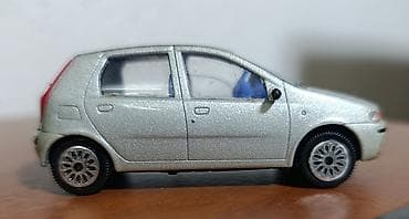 rc formula 1: Metalni model automobila – Fiat Punto (Mk2), srazmera približno 1:43 — 4