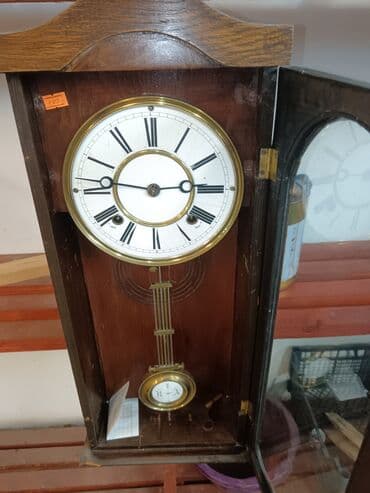 Zastave: Zidni sat, bоја - Braon, Upotrebljenо — 2