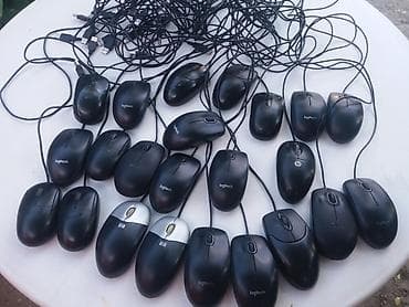 Ostali kompjuterski delovi: USB  opticki misevi Cena na komad 300 din Na stanju vise komada — 4