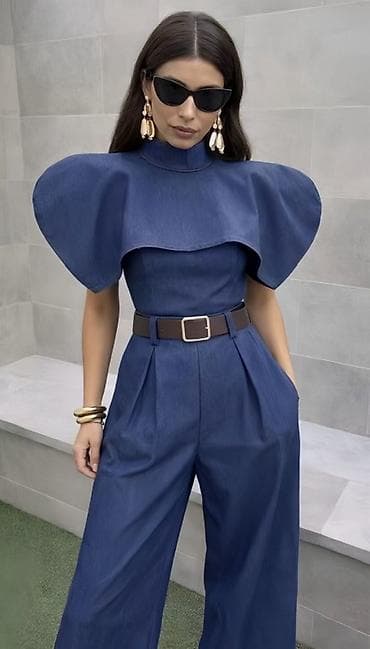 ✅Denim kombinezon sa širokim nogavicama i skulpturalnom na lalafo.rs ✅Denim kombinezon sa širokim nogavicama i skulpturalnom