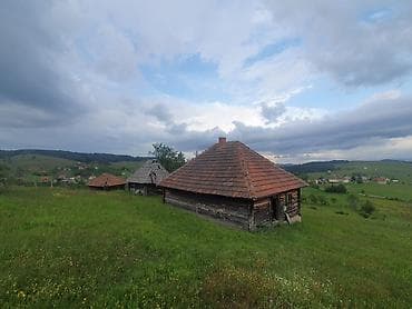 kovin prodaja kuca: Na prodaju 12 km od centra Zlatibora plac površine 40 ari sa drvenom — 7