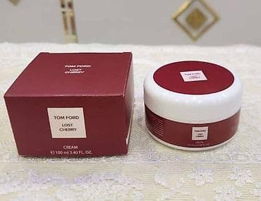 Donji delovi trenerke: Kreme 
pk — 7