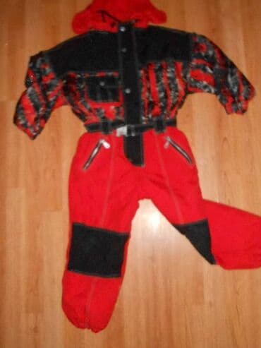 Skafander crveni vel. 6 dimenzije su sledece duzina od ramena do kraja na lalafo.rs — 3 Skafander crveni vel. 6 dimenzije su sledece duzina od ramena do kraja — 3