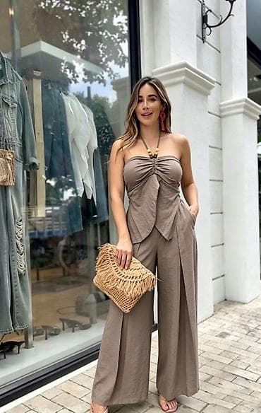 najke: Ženski set – top bez bretela i široke pantalone
2999 din
S M L — 8