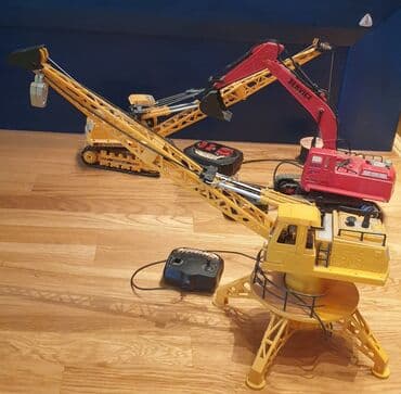 robot na daljinski dexy co: Igracke su na komad. dve ostale. obe za 2200 din. Velike su, sve su — 2