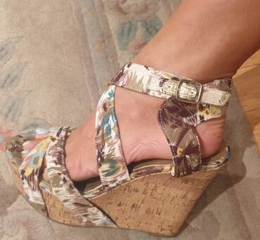 oksfordice sa platformom: Sandals, Guess, 38.5 — 5