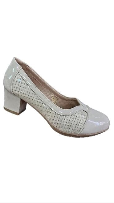 providne salonke: Ženske salonke sa niskom blok potpeticom - Boja: bež/krem sa blagim — 1