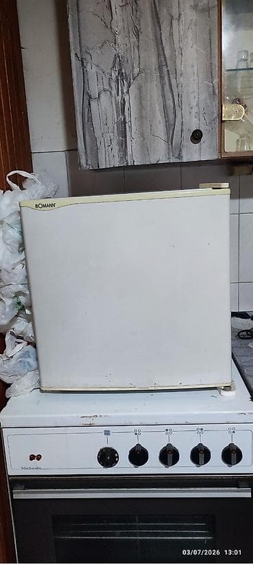 Kitchen Appliances: Mini frižider Bomann Ključne karakteristike: - Stojeći mini format — 1