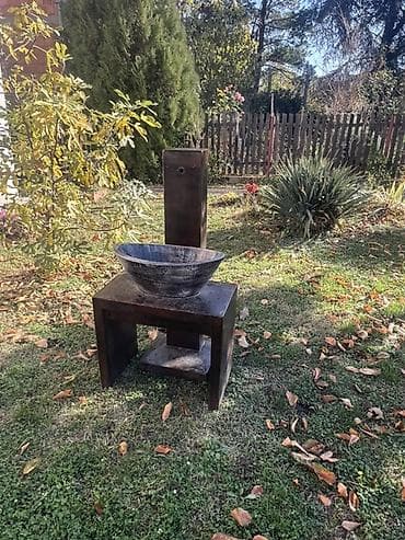 plotna na plin: Baštenska fontana/umivaonik sa stalkom - Dekorativna spoljašnja — 1