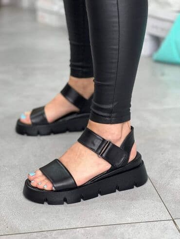 fratelli babb sandale: Prirodna koza 37-41
Cena:6400din — 3