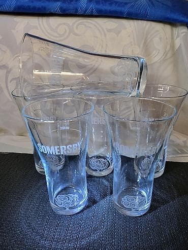 set posuda set posuda: Case nove Somersby Case sve na njima odsjaj od svetla. Komada 6 u — 5